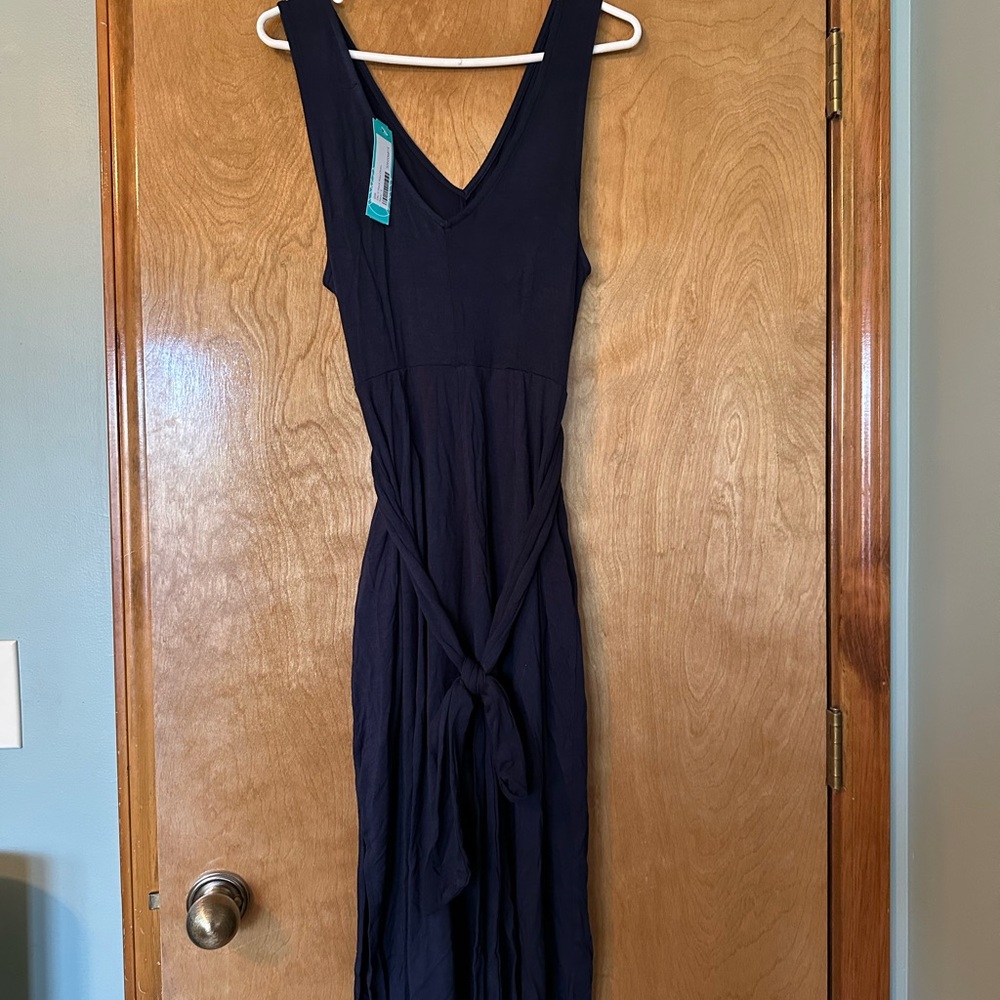 Elegant Navy Blue Sleeveless Dress